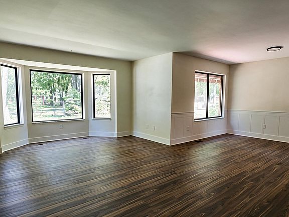 4th image of 11343 Common Rd
