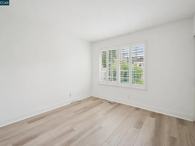 2137 Presidio Ct — Photo 29