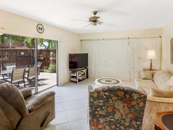 3rd image of 2654 SW 15th St