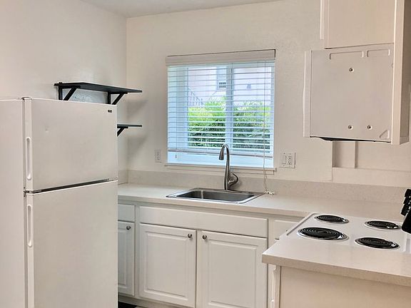 4th image of 2222 P St APT 105