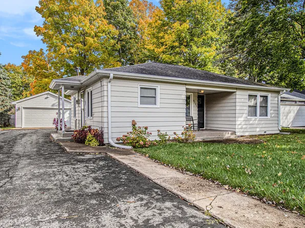 8125 Lake Wood Dr, Portage, MI 49002