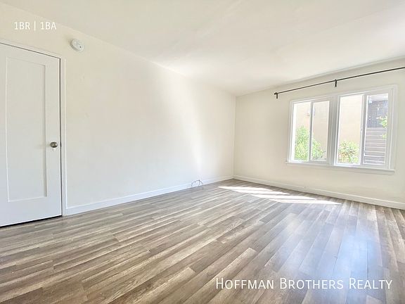 3rd image of 520 N Heliotrope Dr #520