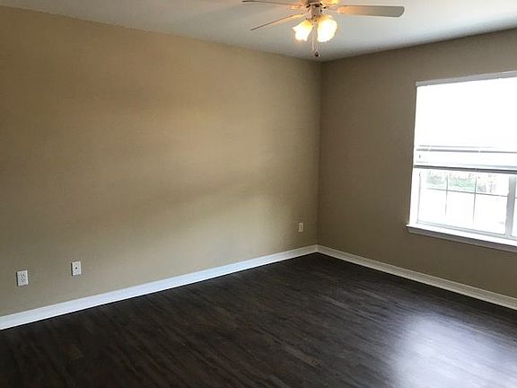 4th image of 2136 Whispering Pines Blvd Unit 5