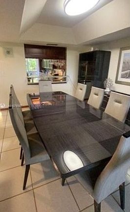 3rd image of 6006 Paradise Point Dr