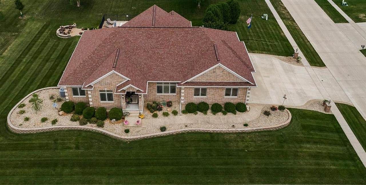 500 Chestnut Dr, Robins, IA 52328 MLS 202304736 Zillow