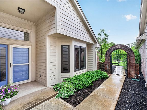 4th image of 12055 Waterford Ln
