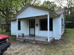 126 Redwood Dr, Coosada, AL 36020