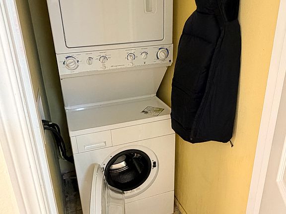 4th image of 1400 153rd Ave NE APT 3708