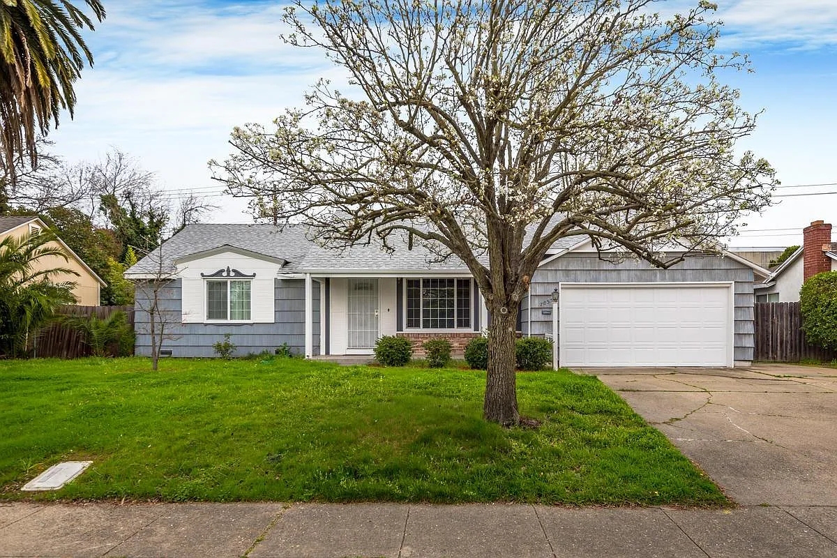 7055 Demaret Dr photo 1