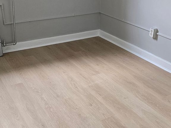 4th image of 490 Wiley Ave #108