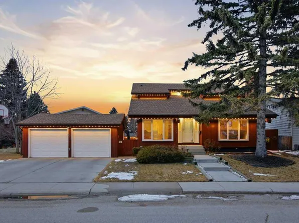 555 Queensland Cir SE, Calgary, AB T2J 4P7