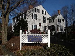 1052 E St S, Suffield, CT 06078