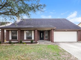 6026 Egypt Dr, Pasadena, TX 77505