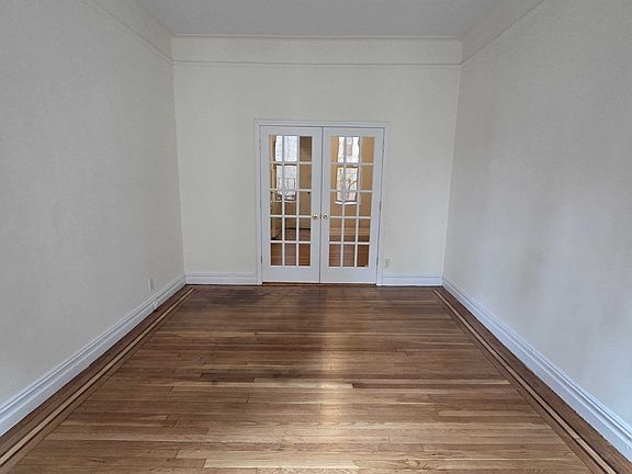 5th image of 302 E 89th St APT 1B