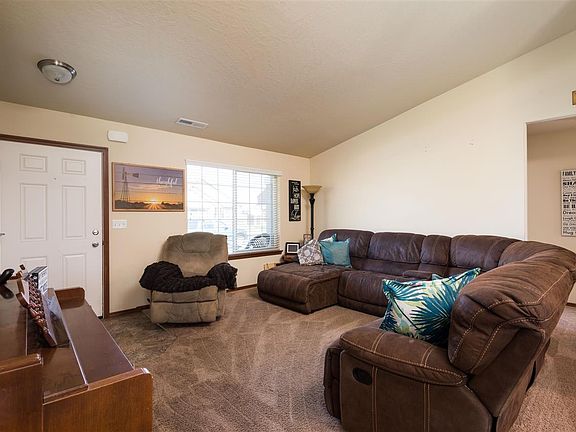 4th image of 6206 Westmoreland Ln