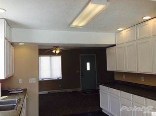 2206 Hillcrest Dr, Duluth, MN 55811