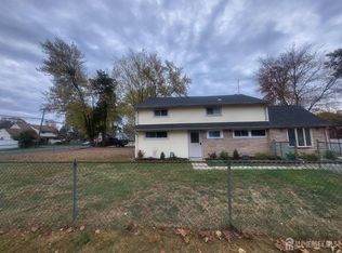 55 Southwood Dr, Old Bridge, NJ 08857