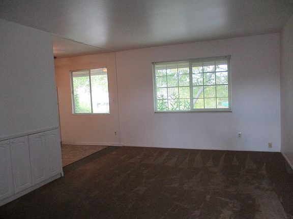 3rd image of 1740 Richmond St APT 14