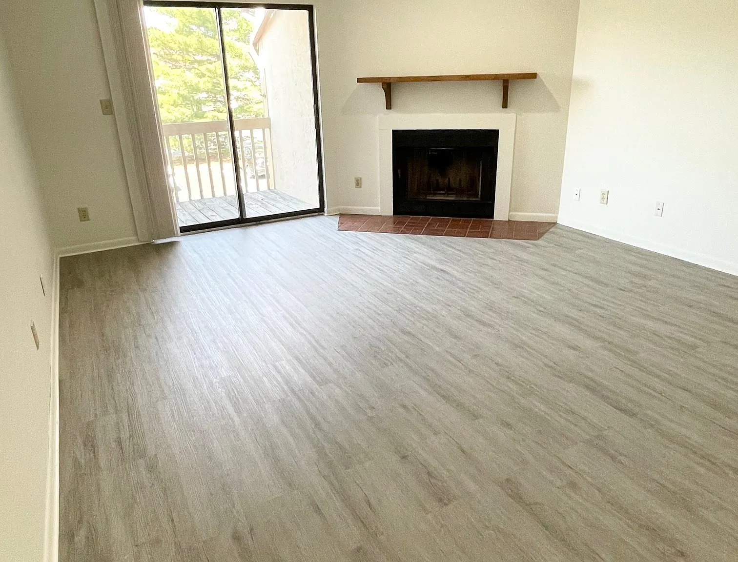 2261 Hedgerow Rd — Photo 2