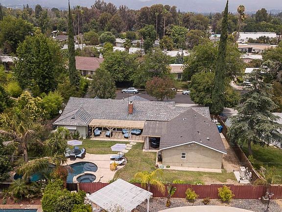 3rd image of 22420 Hatteras St
