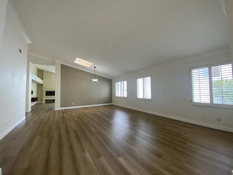 4926 Lassen Dr — Photo 3