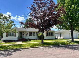 414 S Dewey St, Fairmont, MN 56031