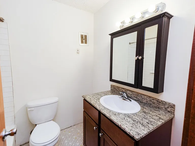 Pillsbury Apartments — Photo 9
