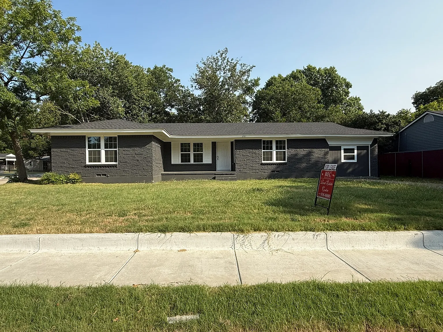 4 bed, 1616 sqft, $2,100 — Photo 1