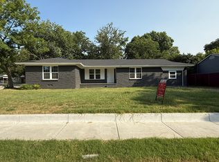 201 Charlotte Ave, Waxahachie, TX 75165