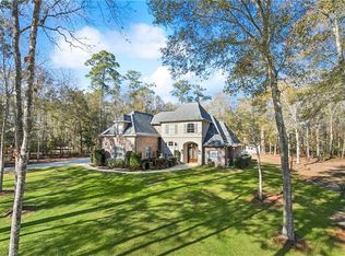 360 Black River Dr, Madisonville, LA 70447