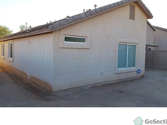 2nd image of 15100 W Lincoln St