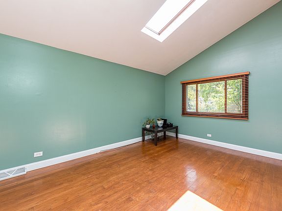 4th image of 327 N Garfield Ave