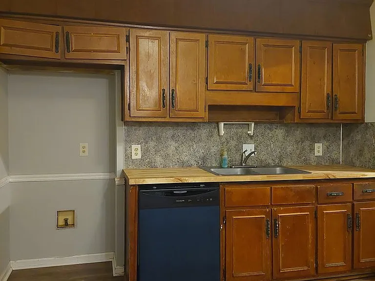 3062 Viking Dr — Photo 10
