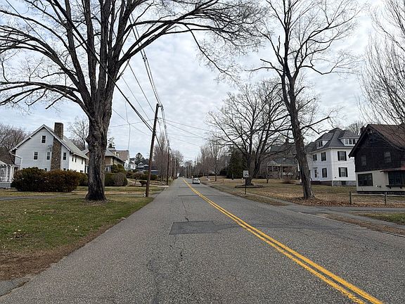 5th image of 89 Church St
