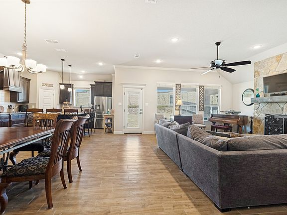 4th image of 512 Sagebrush Ct