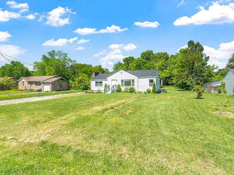 5700 Ridgefield Rd — Photo 34