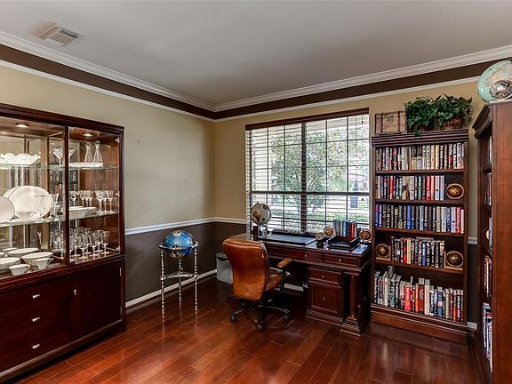 This large space works perfectly for a home office yet has flexibility to be used in many different ways to meet your specific needs.