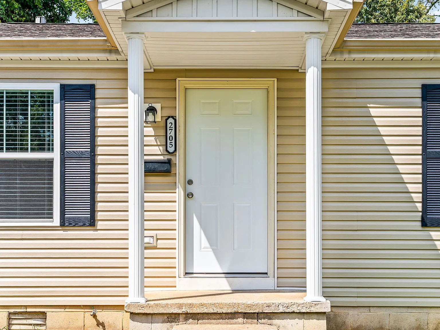 3 bed, 900 sqft, $1,300 — Photo 3