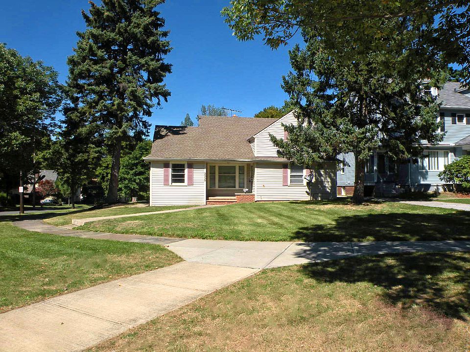 1st image of 3255 Euclid Heights Blvd