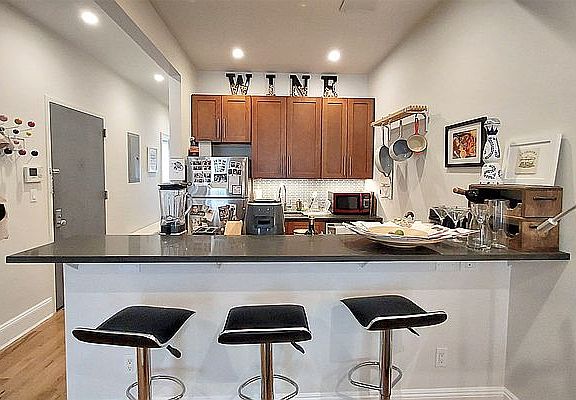 5th image of 464 Bergen St APT 3