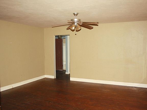 4th image of 1920 Cesery Blvd