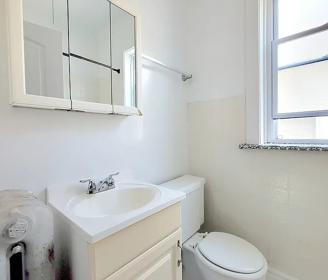 3402-08 W Berteau/4202-06 N Kimball — Photo 13
