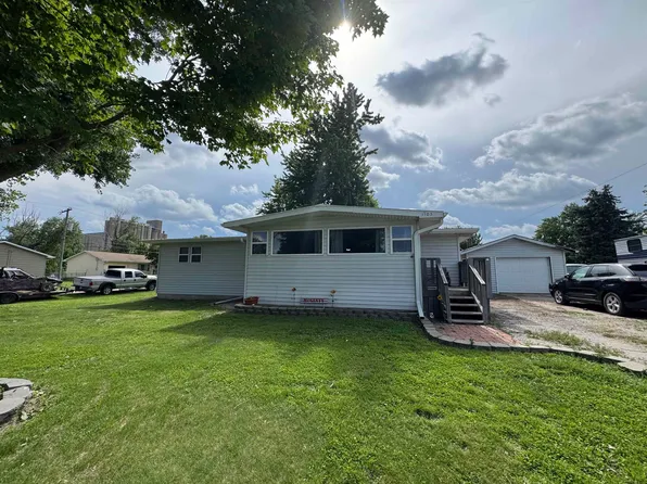 1103 Adams Ave, Juniata, NE 68955