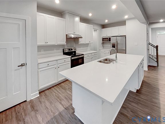 2nd image of 8136 Fedora Dr