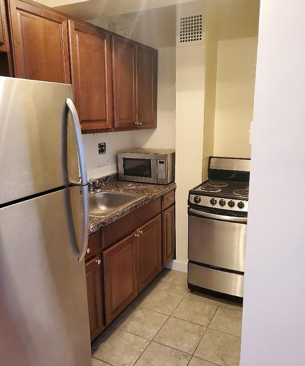 1st image of 4180 N Marine Dr Chicago Il 60613 #Usa