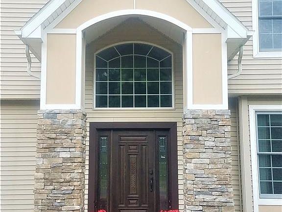 4th image of 969 Walden Pond Ln
