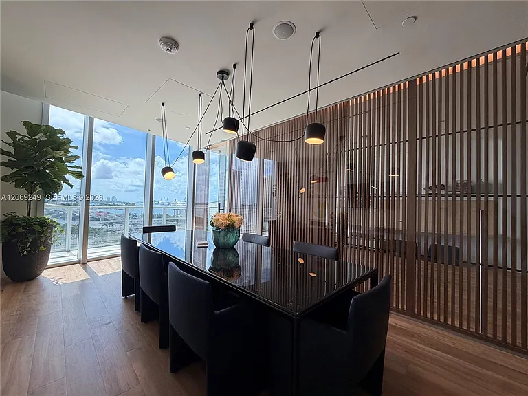 1400 Biscayne Blvd #1807 — Photo 37