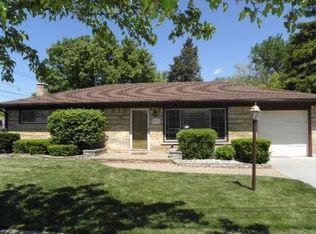 21225 Stanley St, Saint Clair Shores, MI 48081