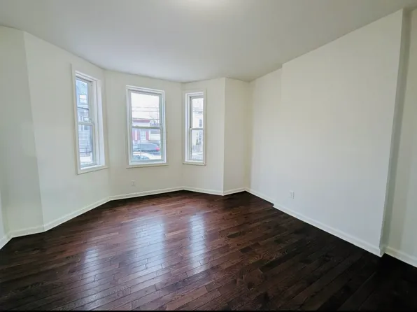 83 Stevens Avenue image 1 of 5