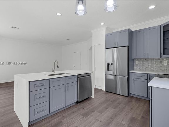 5th image of 4331 Lake Tahoe Cir